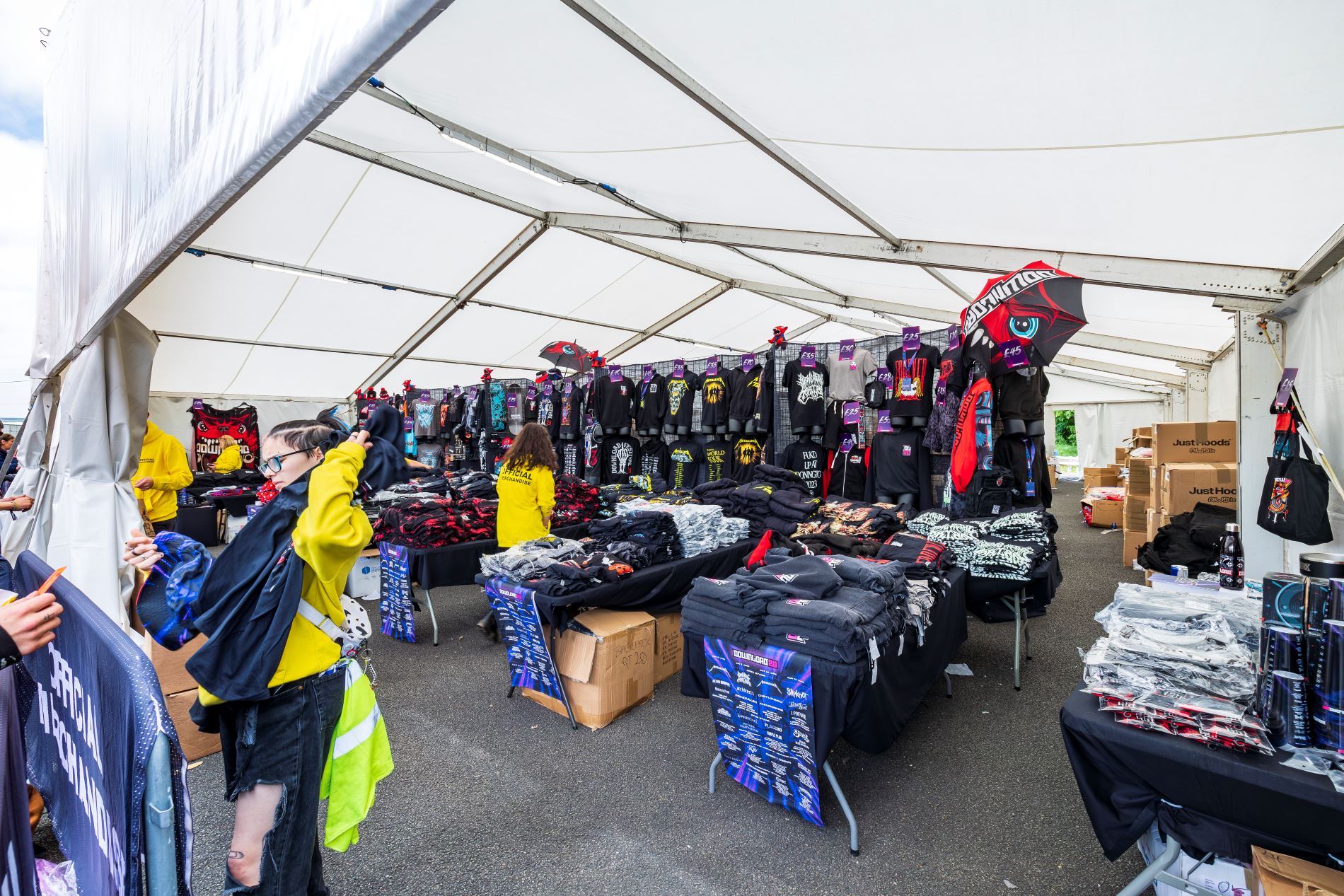 a temporary retail store on long term hire